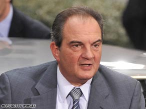 Greek Prime Minister Kostas Karamanlis has replaced nine of his 16 ministers.
