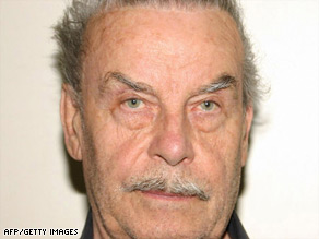 Josef Fritzl is expected to plead guilty to rape and incest on Monday, his lawyer tells CNN.