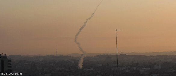 Rockets continue despite Israeli strikes