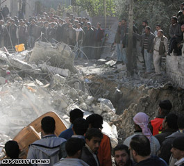 U.N. protests school hit, as Israeli attacks intensify