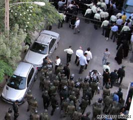 Attacks, arrests slowing online news from Iran