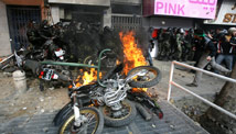 Analysts: Iran at breaking point?