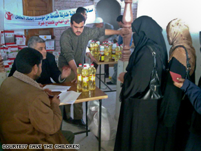 A Save the Children food distribution in Gaza.