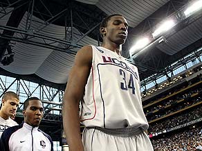 Hasheem Thabeet #34 of the Connecticut Huskies walks off the court to the locker room after the first half against the Michigan State Spartans on Saturday. Photo source: Getty Images