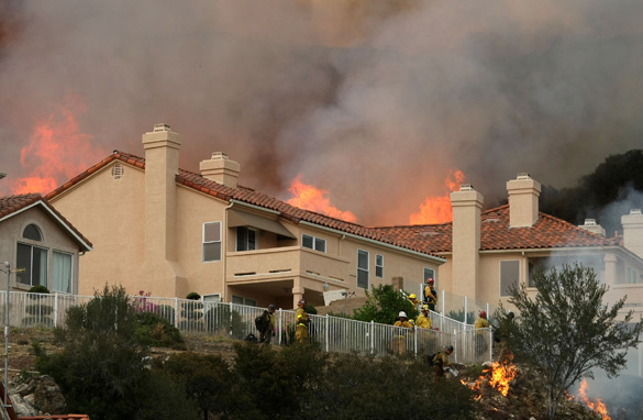Flames from a backfire approach homes September 1, 2009 in Glendale, California.  (Getty Images)