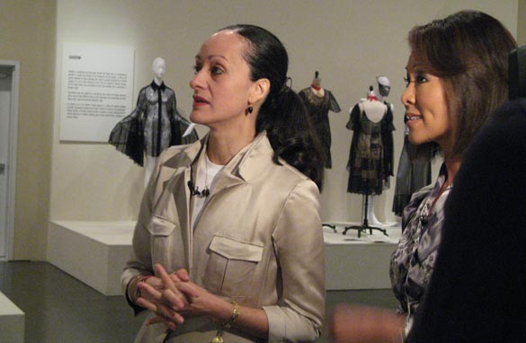 Alina Cho and Isabel Toledo gaze at one-of-a-kind pieces.