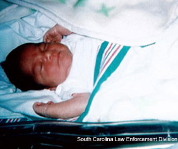 Cops: Newborn baby boy allegedly    abducted from car at post office!    