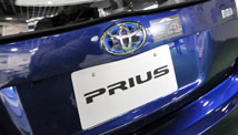 Toyota recalls 400,000 hybrids