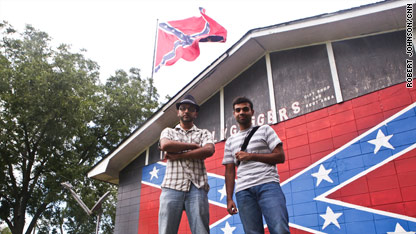 Muslims' road trip finds love, anger