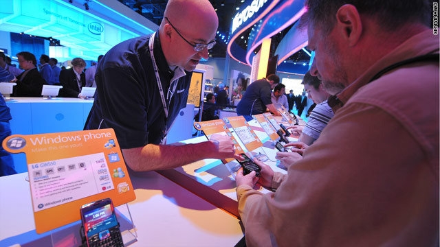 Multiple reports claim that Windows Phone 7 official shipping date is November 8.