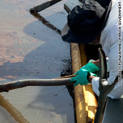 Allen vows long-term U.S. commitment on Gulf oil spill