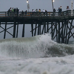 Powerful, enormous Earl bearing down on East Coast