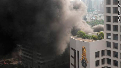 Troops massing in central Bangkok 
