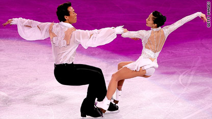 Skate champs plan dream wedding on ice