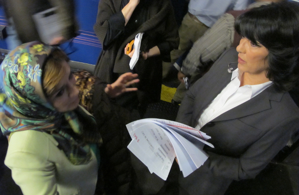 Christiane Amanpour speaks with Iranian reformist Fatemeh Haghighatjou.