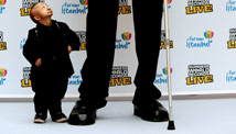World's smallest man dies