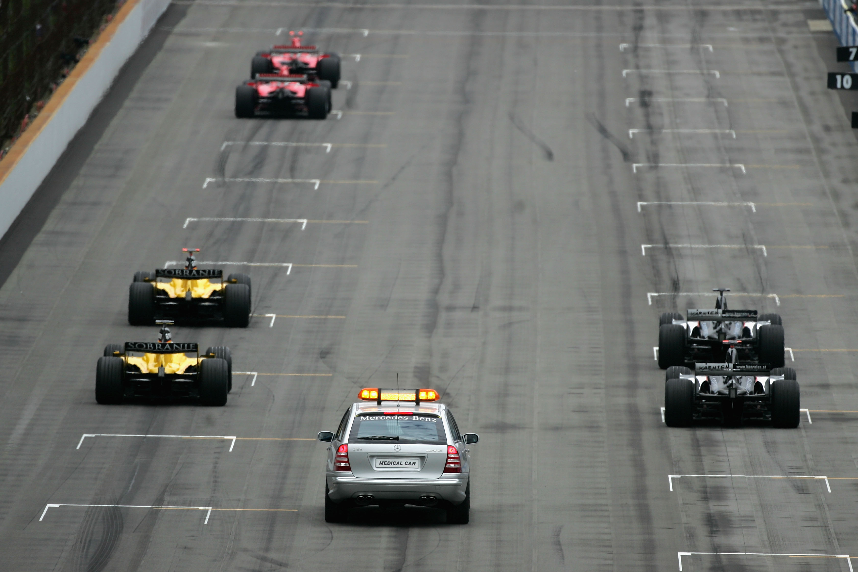 Only six cars lined up on the grid for the 2005 US Grand Prix  in Indianapolis. 