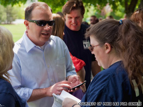 Utah Senate hopeful Mike Lee was endorsed by the Tea Party Express on Tuesday.