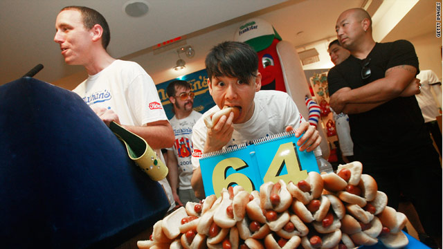 Kobayashi willing to waive fee to get frank fix on Fourth
