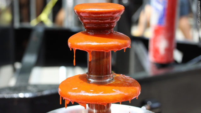 Lick the screen – BBQ sauce fountain
