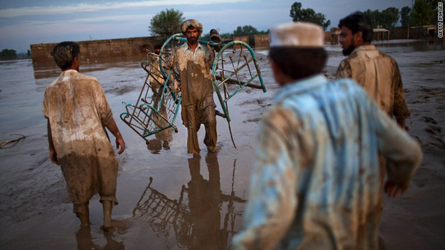 More rain falls on flood-ravaged Pakistan
