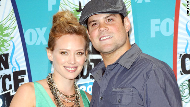 Hilary Duff gets hitched to hockey star