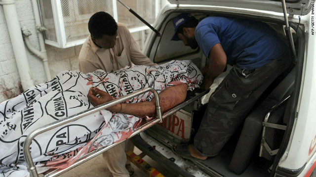 In Pakistan, 21 dead in Karachi violence