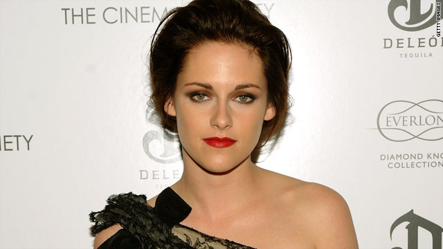Kristen Stewart offered job at strip club
