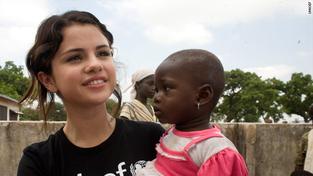 selena gomez kid pictures. Selena Gomez helps kids