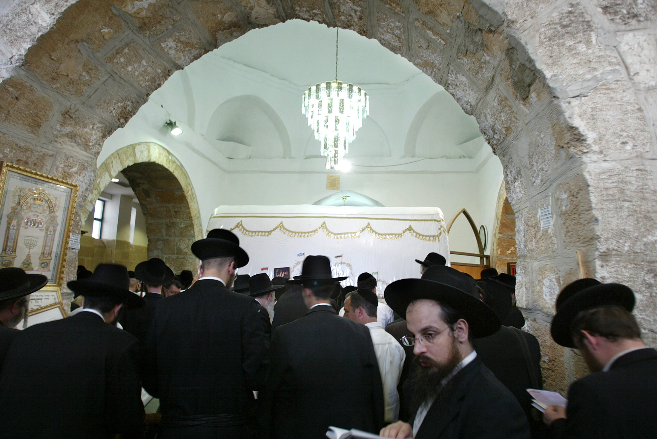 Ultra-Orthodox Jews praying at Rachel's tomb (Getty Images).