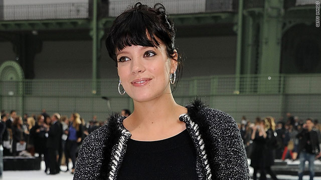 Singer Lily Allen suffers miscarriage