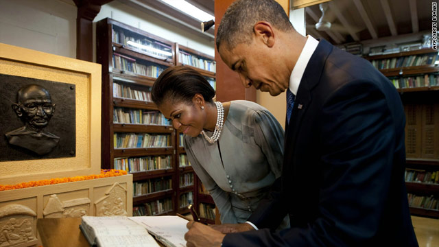 Obama pays homage to Gandhi