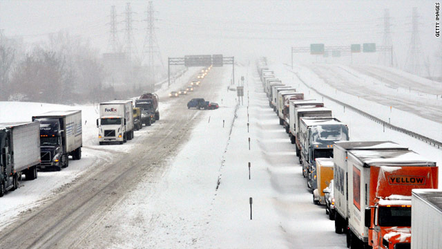 Heavy snow strands New York drivers for over 12 hours