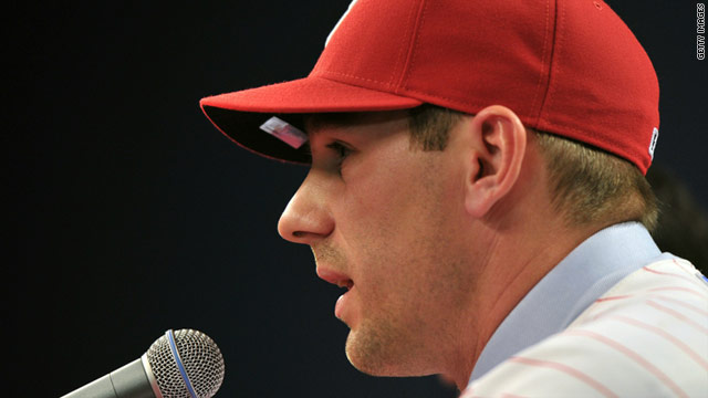 Writer vows to suit up for spring training after Phils sign Cliff Lee