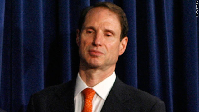 Wyden to undergo surgery, may miss votes