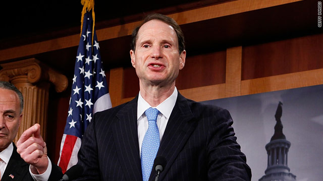 Days after surgery, senator returns to vote