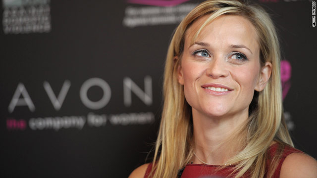 Reese Witherspoon can't stand looking at her own photos