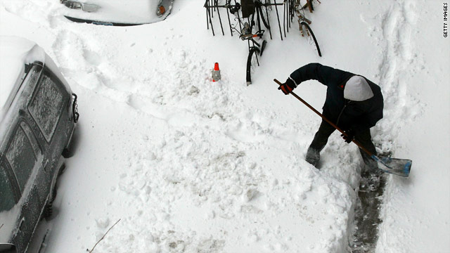 On the Radar: Blizzard in Northeast U.S., bomb blocked in Italy
