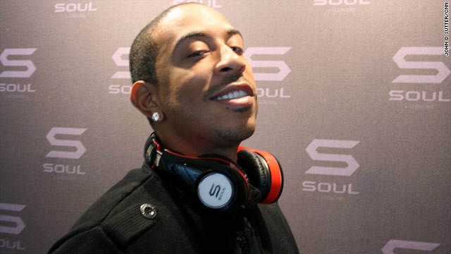 CNN sat down with Ludacris at CES to talk about his new line of headphones, his iPad and "Words with Friends."