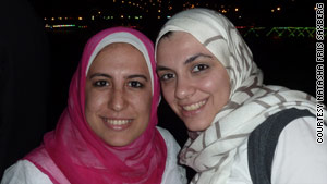 Zeinab Samir (L) and Yasmine El-Mehairy