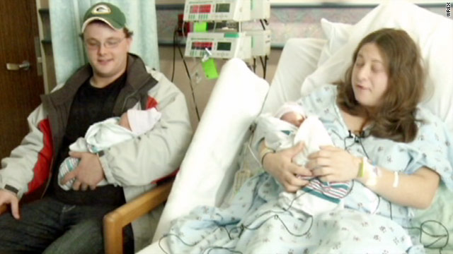 Twins born in separate years, by parents' choice