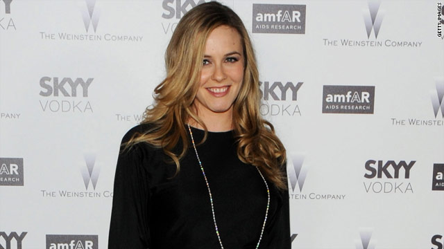 Alicia Silverstone is expecting