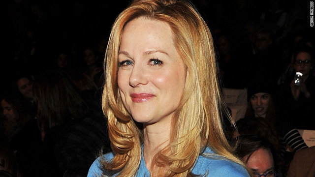 Laura Linney misses Globes due to father's death