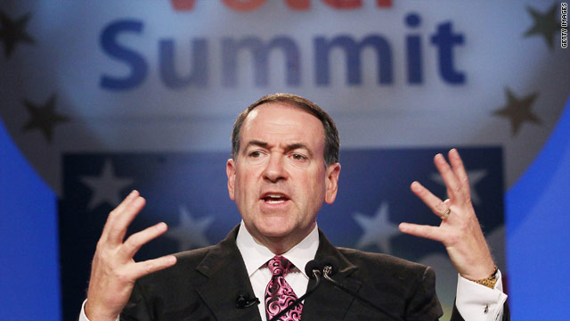Huckabee's book tour lavishes attention on Iowa, South Carolina