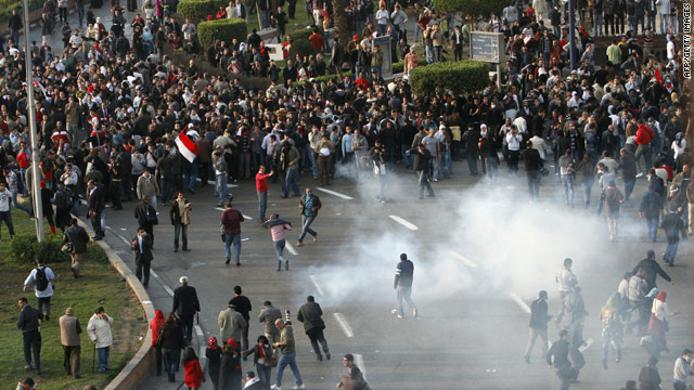 Thousands protest in rare Cairo mass uprising