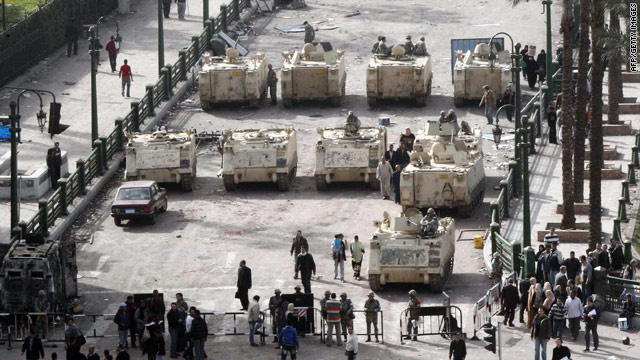 t1larg.egypt.tanks.gi.jpg
