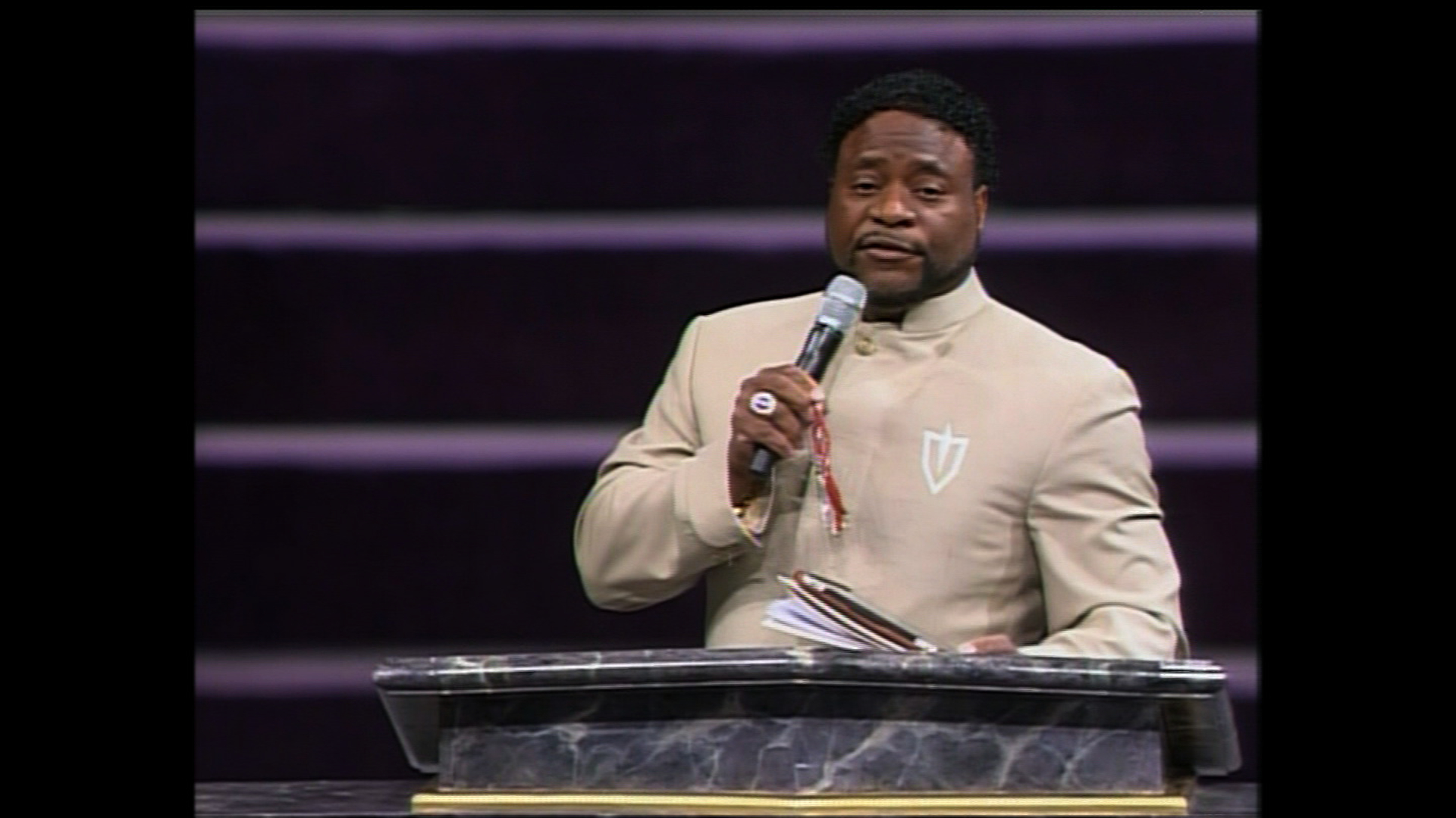 Eddie Long, investor clash over church money