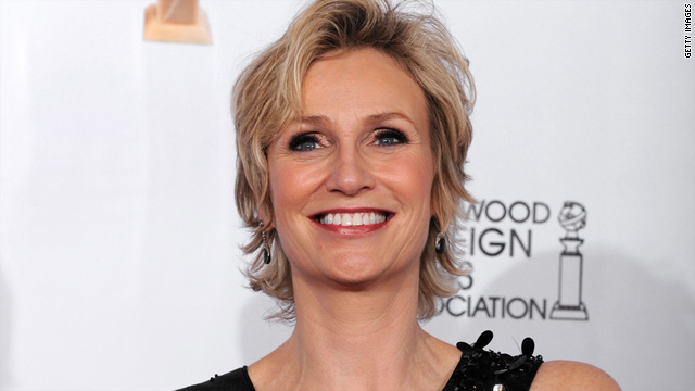'Glee' star Jane Lynch to pen memoir