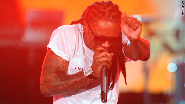 Wiz Khalifa, Lil Wayne provide soundtrack to Super Bowl