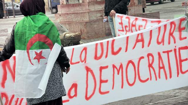 Protesters, police clash in Algerian capital